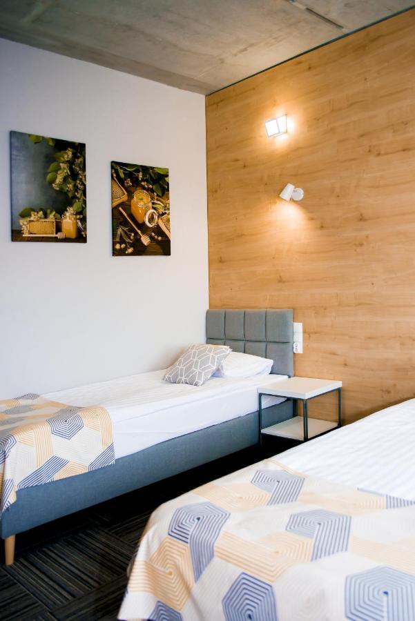 Hotel 107 Rumia Luaran gambar