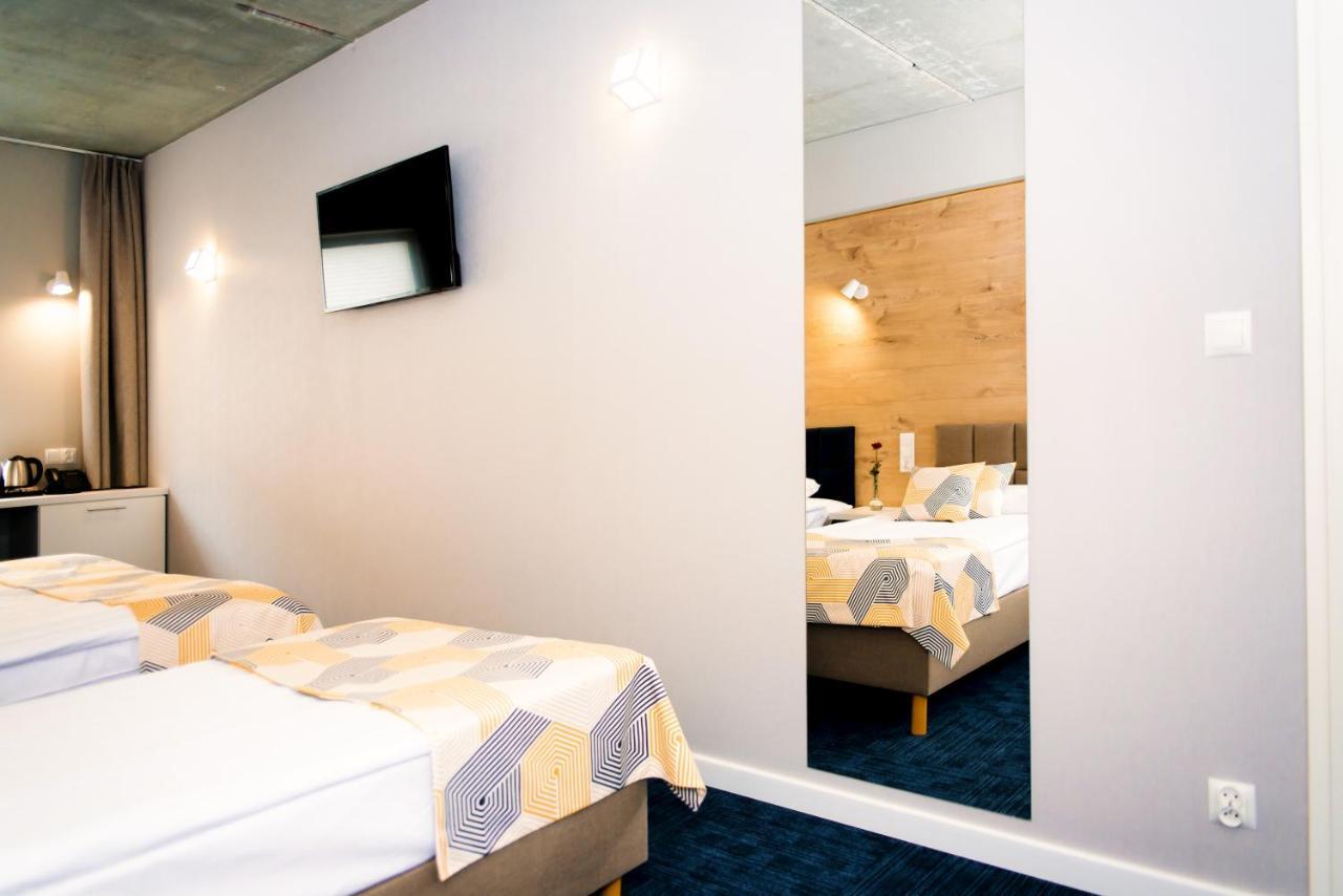 Hotel 107 Rumia Luaran gambar